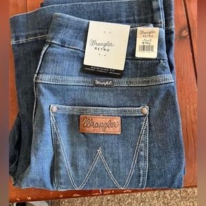 brand new pair women’s retro pull on high-rise trousers by wrangler.. ￼